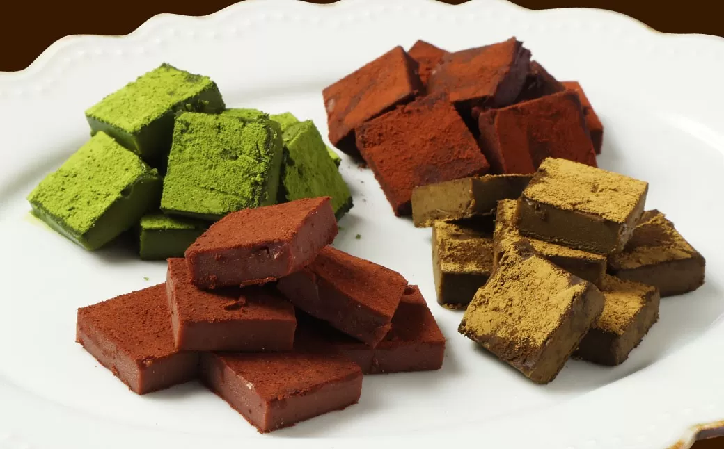 《冷凍》 北海道生チョコレート 4種 セット 約500g （約100g×5箱） 合計100粒 生チョコレート 生チョコ チョコレート チョコ ミルク ブラック ほうじ茶 抹茶 スイーツ 北海道 小樽市