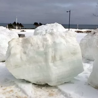 2000-3 オホーツク海の流氷（約１トン）