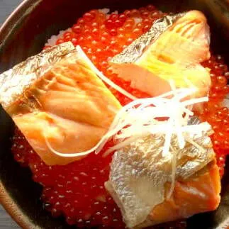 20-235 塩紅鮭姿切身＆ますいくら醤油漬けセット