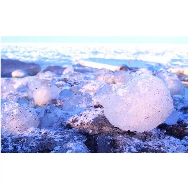 10-1 オホーツク海の流氷(5kg程度)