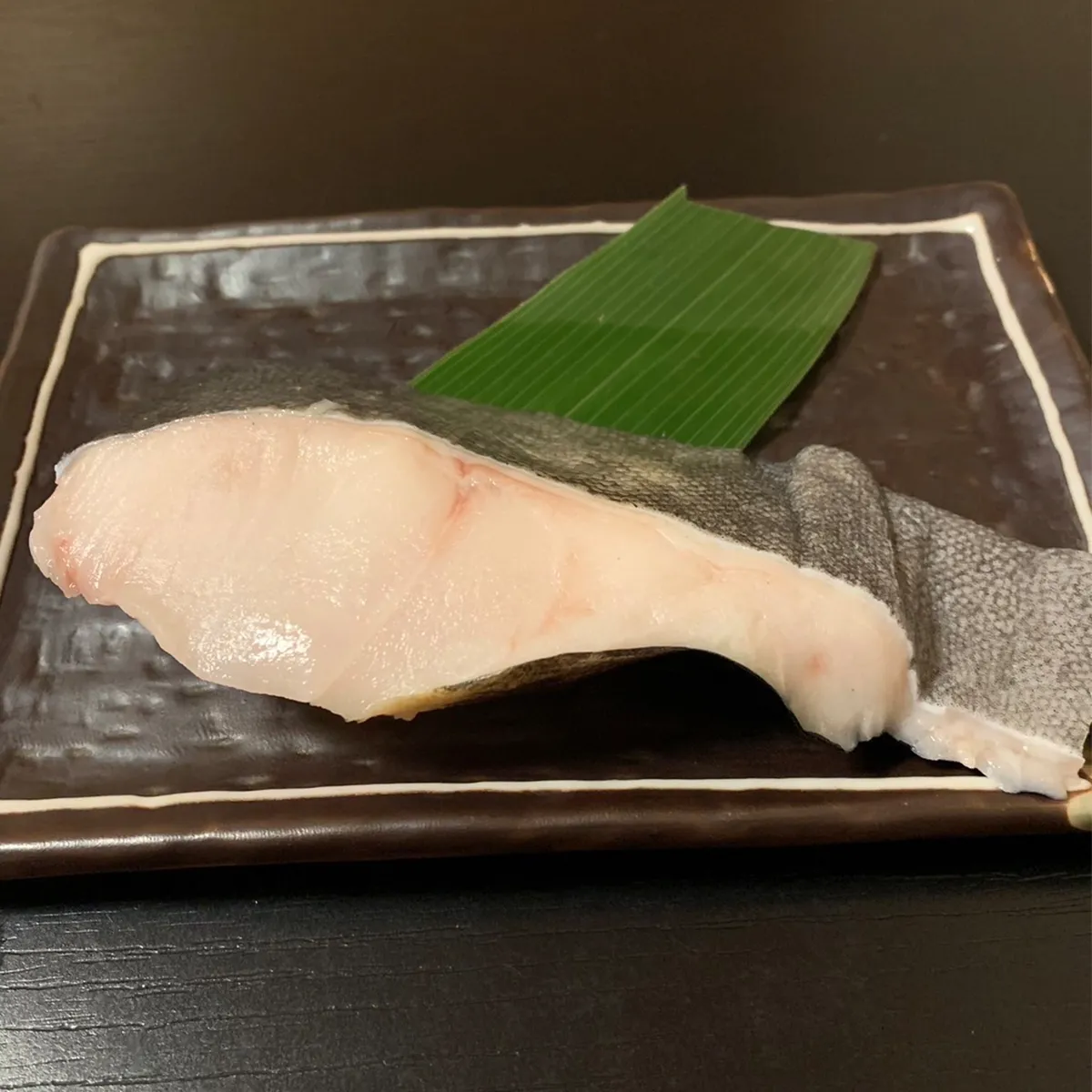 (生) 銀鱈の西京焼き 4枚入り 300g 奥尻島産 冷凍 叶寿司 | 銀だら ぎんだら 鱈 たら タラ 西京焼き 西京味噌 味噌漬け 漬魚 海鮮 魚 味噌 鮮度抜群 ふっくら お弁当 手軽 簡単 調理 おかず おつまみ 冷凍食品 お取り寄せ グルメ | 北海道 奥尻町 送料無料