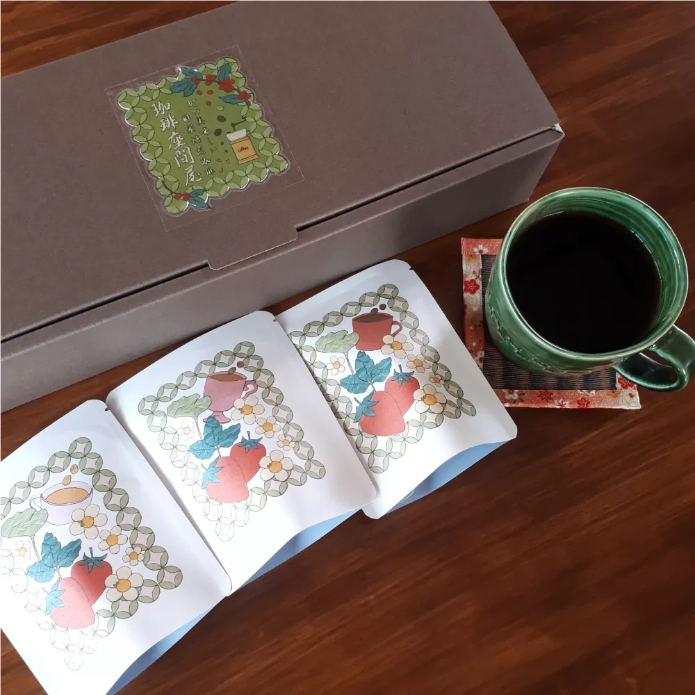 いちごブレンド 3種×各4袋《足寄町》【珈琲座間屋】 フレーバーコーヒー コーヒー 珈琲 ドリップパック 苺 イチゴ ストロベリー 自家焙煎 カフェ あしょろ 北海道 [BEAV001]