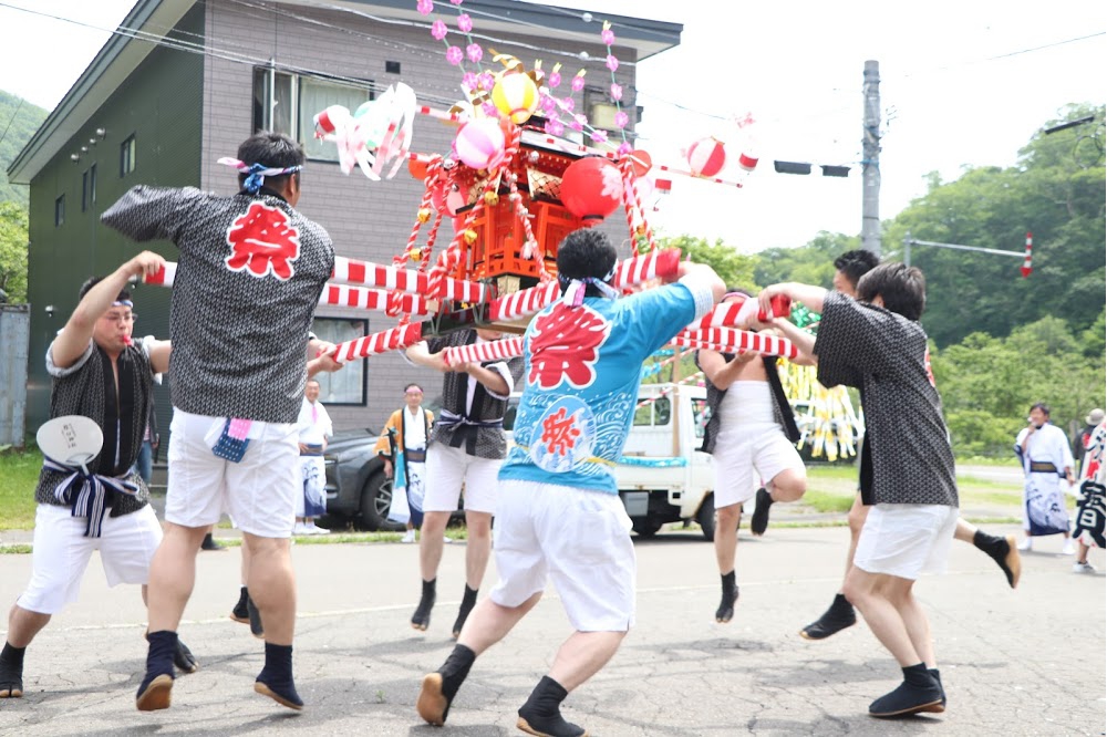 羅臼町の夏の風物詩「羅臼神社祭」開催！