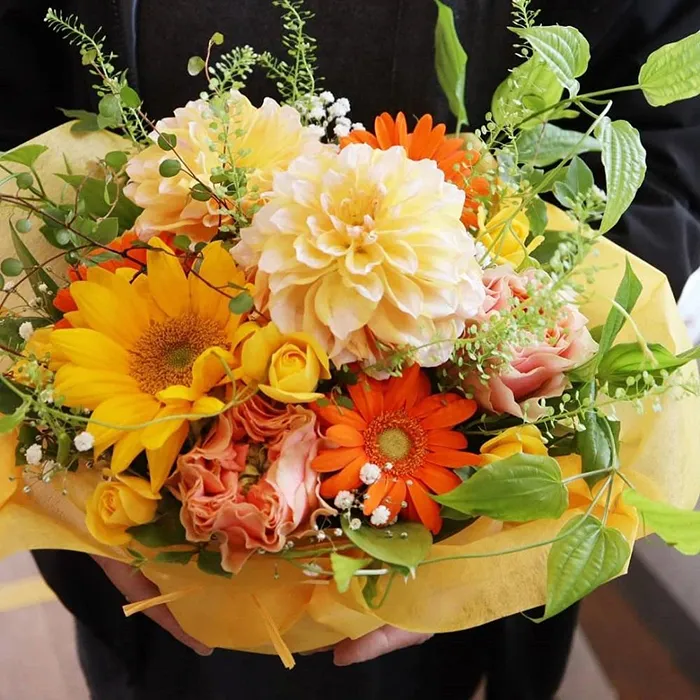 季節のフラワーアレンジメント 12回 定期便 12ヶ月 花 生花 フラワー ギフト プレゼント 贈り物 お祝い 記念日 誕生日 母の日 敬老の日 インテリア 雑貨 飾り おしゃれ 華やか かわいい 季節の花 アレンジメント ブーケ 花束 癒し 岩手県 盛岡市 東北 岩手 盛岡 有限会社田村フローリスト