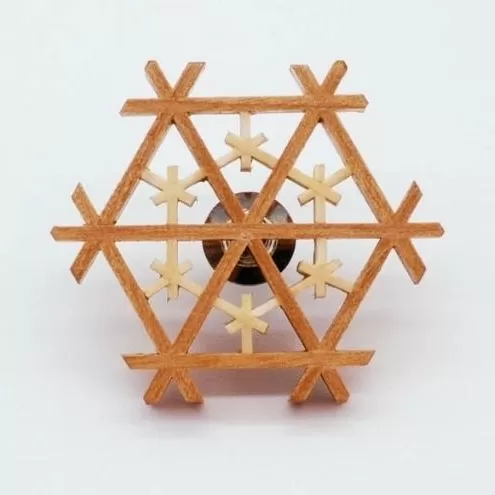 秋田杉とヤマザクラの 職人手づくり 組子ブローチ 「Kikko」 ファッション小物 アクセサリー 工芸品 民芸品 伝統技術 