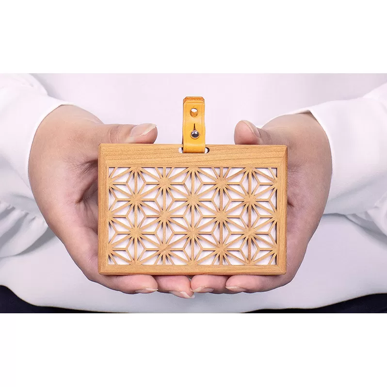 ヤマザクラの組子入りIDケース 【Ichie】 ファッション 小物 本革 ストラップ 収納 