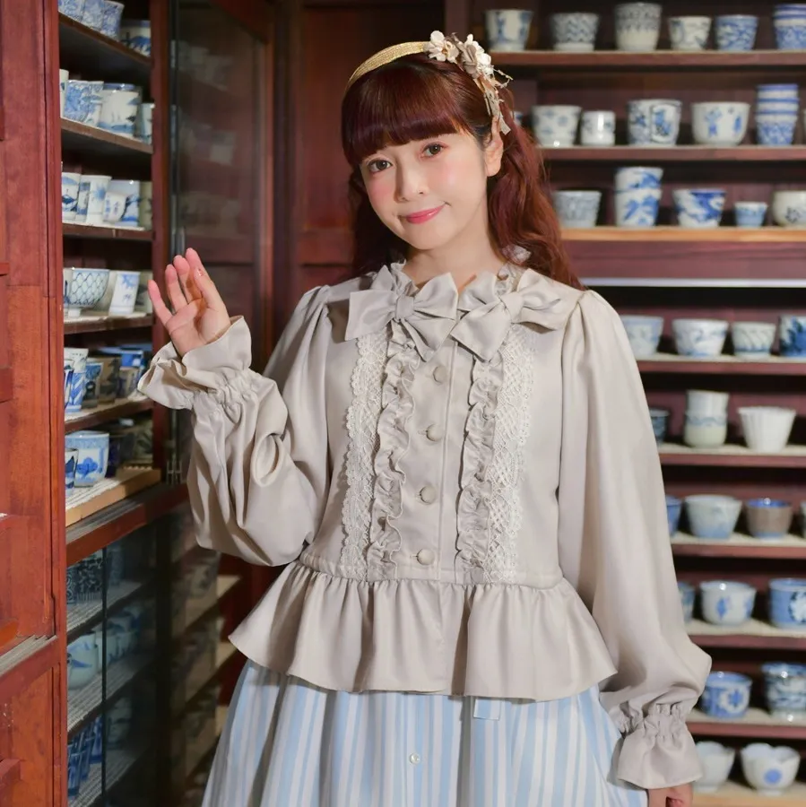 先行予約 アトリエ小町　クラシカルドールジャケット　無地・ベージュ フリーサイズ　青木美沙子さんコラボ [服 ロリータ ロリータファッション スイートロリータ 可愛い レディース 姫 お姫様 ]