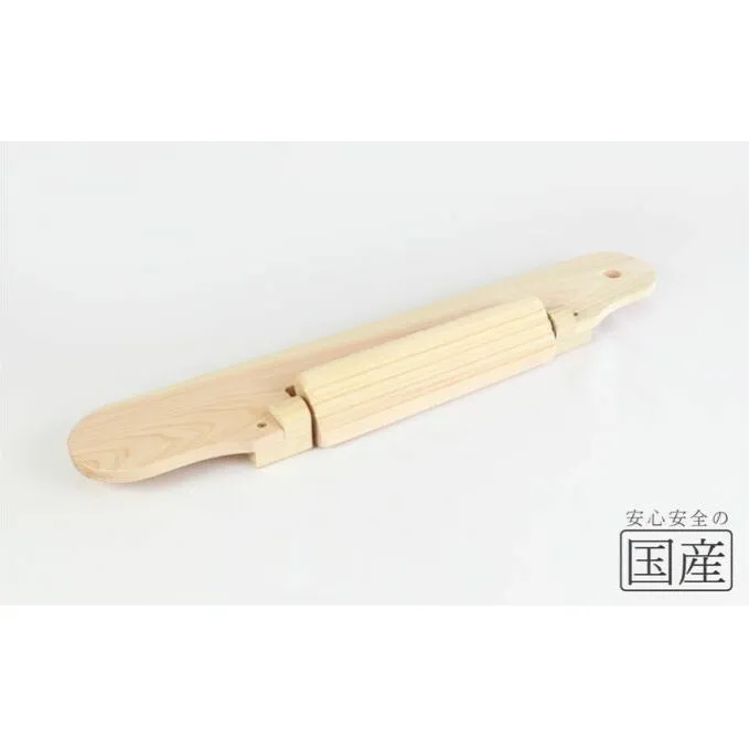 ひのきのくるりん湯まくら 雑貨 バスグッズ グッズ お風呂 ヒノキ 入浴 アイテム バスピロー 角度 変えられる 安全 日光ひのき 無垢材 天然木 柔らか 感触 芳香 リラックス バスタイム　※沖縄・離島への配送不可