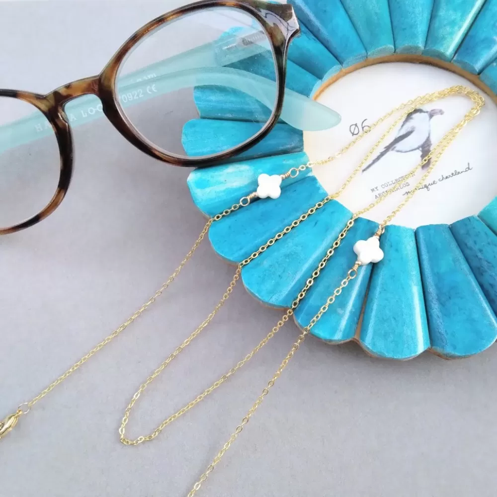 シェル　四つ葉　14KGF　メガネチェーン　フラワーモチーフ　　アレルギー対応　白蝶貝　天然石　シンプル　ギフト　