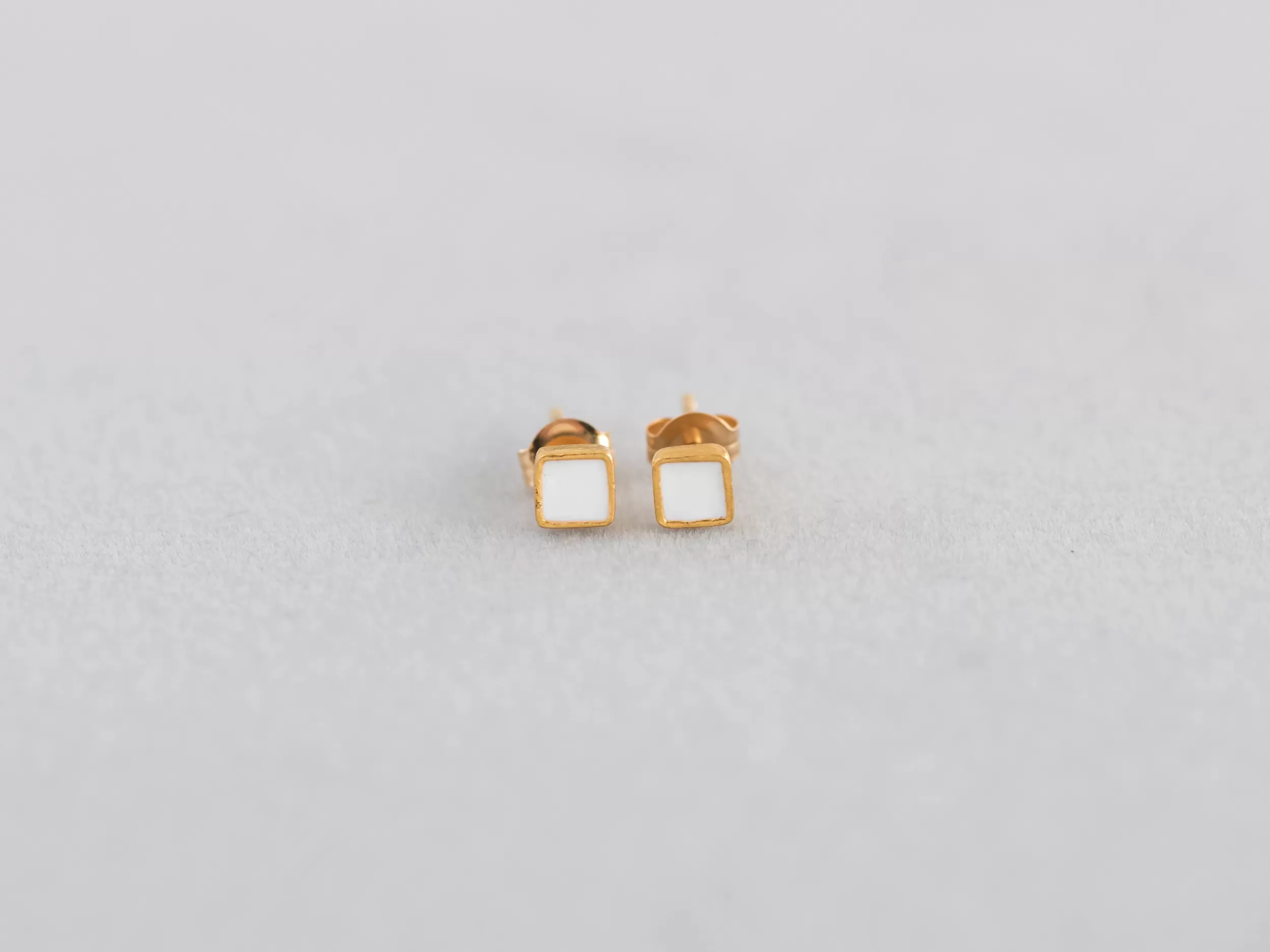 Kenichi Kondo　Point pierce（七宝ピアス）・ホワイト