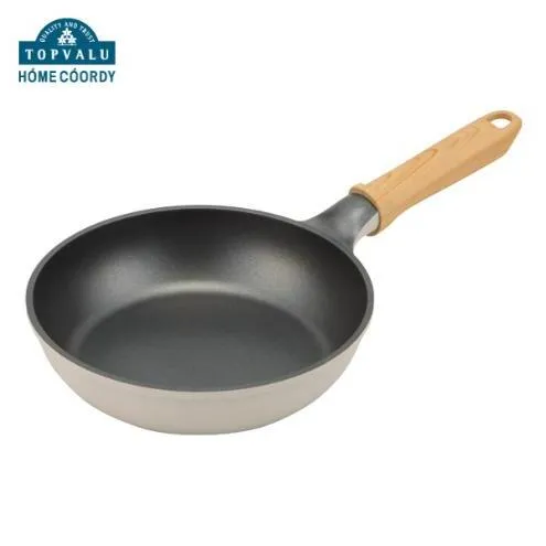 ホームコーディ　ガス火対応　ダイヤモンドコーティング　軽量フライパン　20cm イオンリテール 日用品