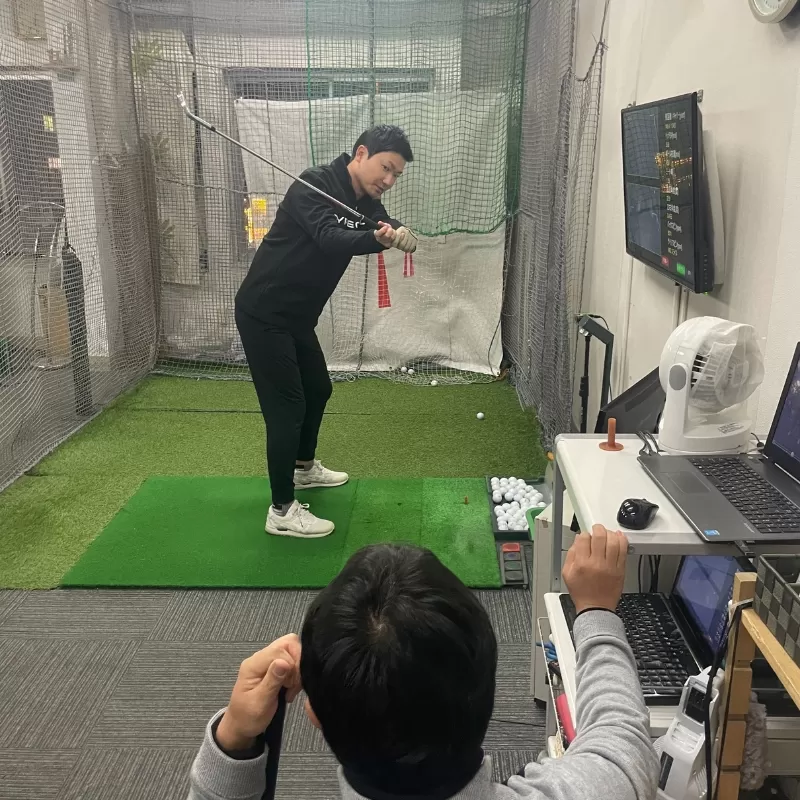 [IGL（インドアゴルフレッスン）・スタジオ渋谷]ゴルフスクールのレッスン４回コース1か月分の月会費【新規入会】