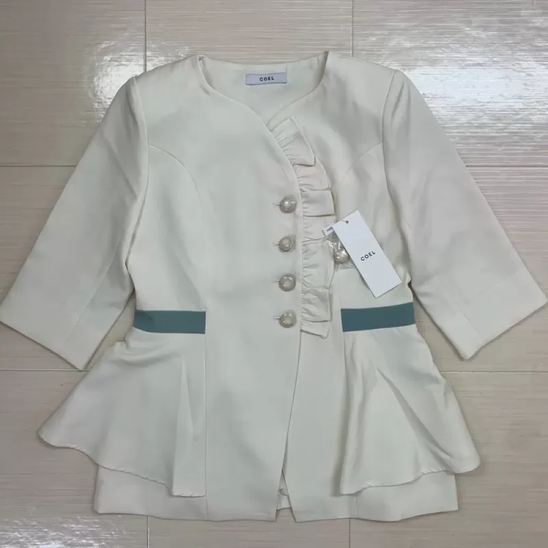 COEL×JapanHerbalEstheticAssociationコラボ・シャンパンホワイトカラー・おしゃれ着エステ用ユニフォーム・フリル付き韓国人気ジャケット 【189001】コラボ ジャケット 韓国 人気 エステ ユニフォーム