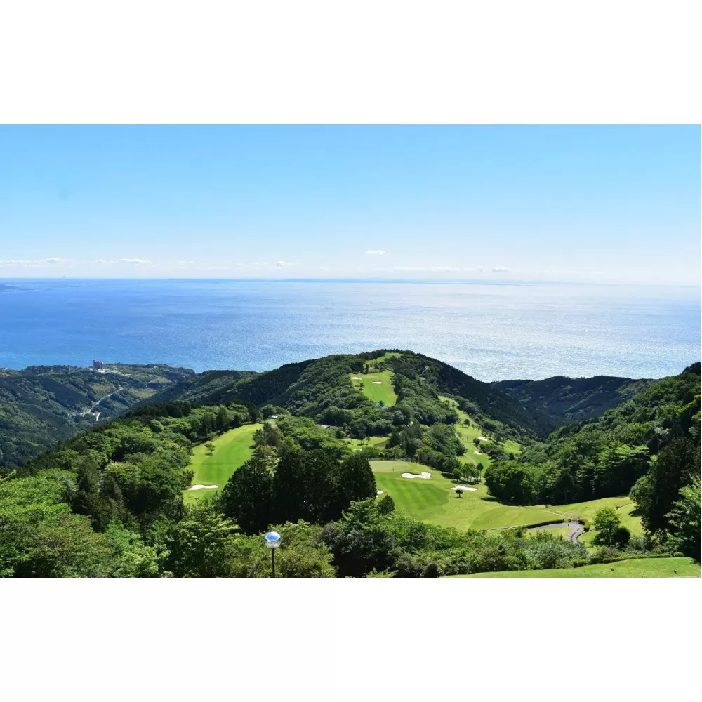 『都心から一番近い天空のゴルフコース小田原城カントリー倶楽部 1組4名様土日祝プレー券』