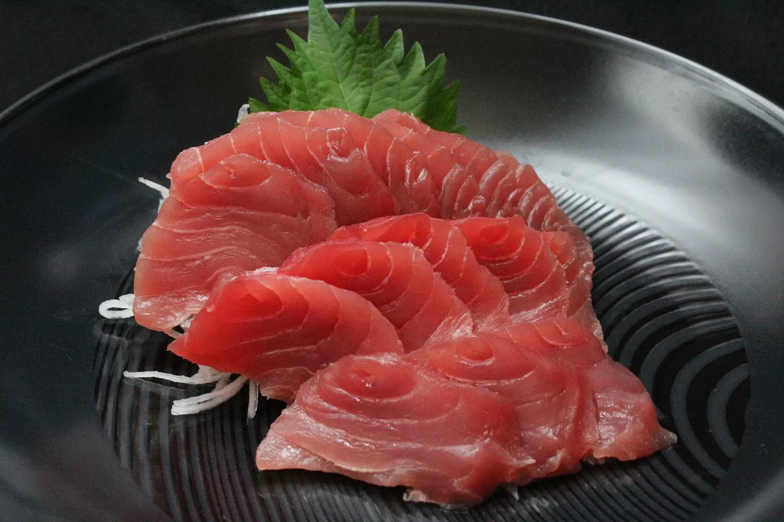 目鉢鮪頭の希少部位刺身用（ハチの身たっぷり1,050g）