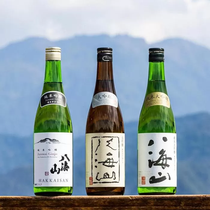越後の名酒「八海山」純米吟醸55％・大吟醸・純米大吟醸四合瓶詰合せ（各720ml）