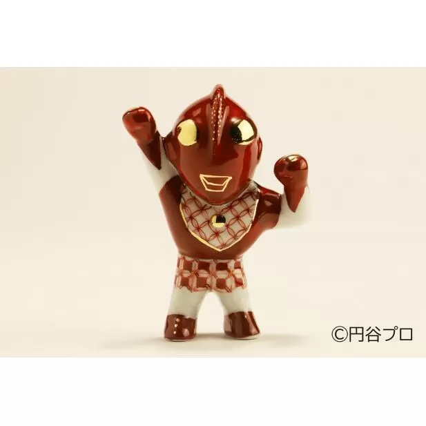 九谷焼　ウルトラマン　赤絵 工芸品 焼き物 キャラクター キャラ ヒーロー アニメ インテリア 置き物 雑貨 シリーズもの テレビアニメ ウルトラマンシリーズ 