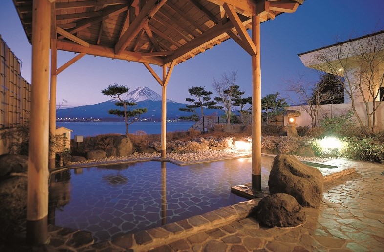 様々なタイプの宿泊施設が集まる富士山麓随一の滞在拠点