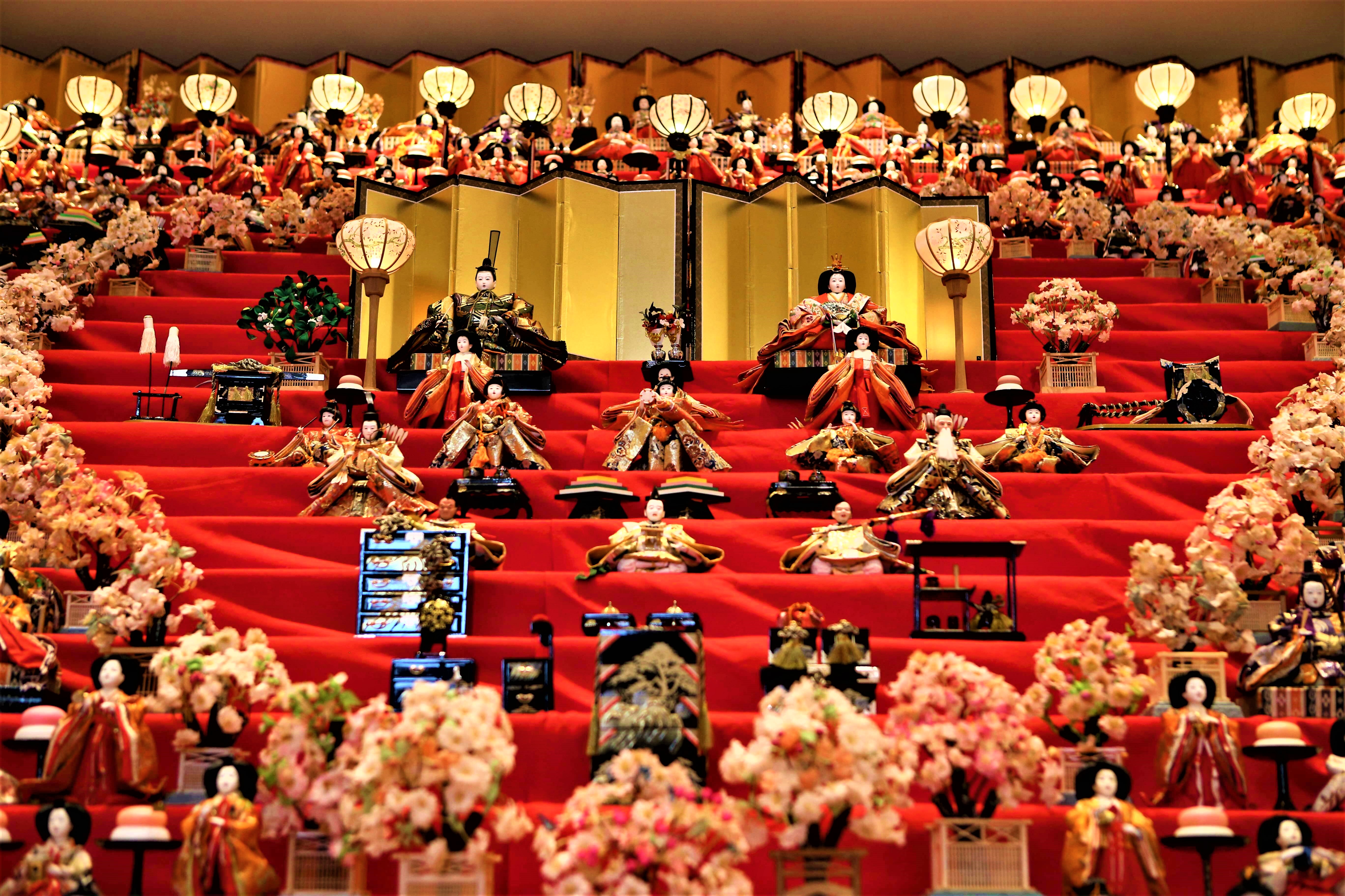 三十段飾り千体の雛祭り（世界の民俗人形博物館）