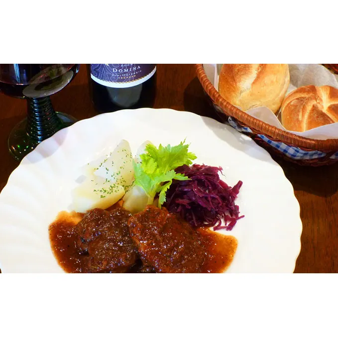 豚肉と信州りんごの黒ビール煮とドイツパンのセット（2人用） 加工食品 ドイツ料理 
