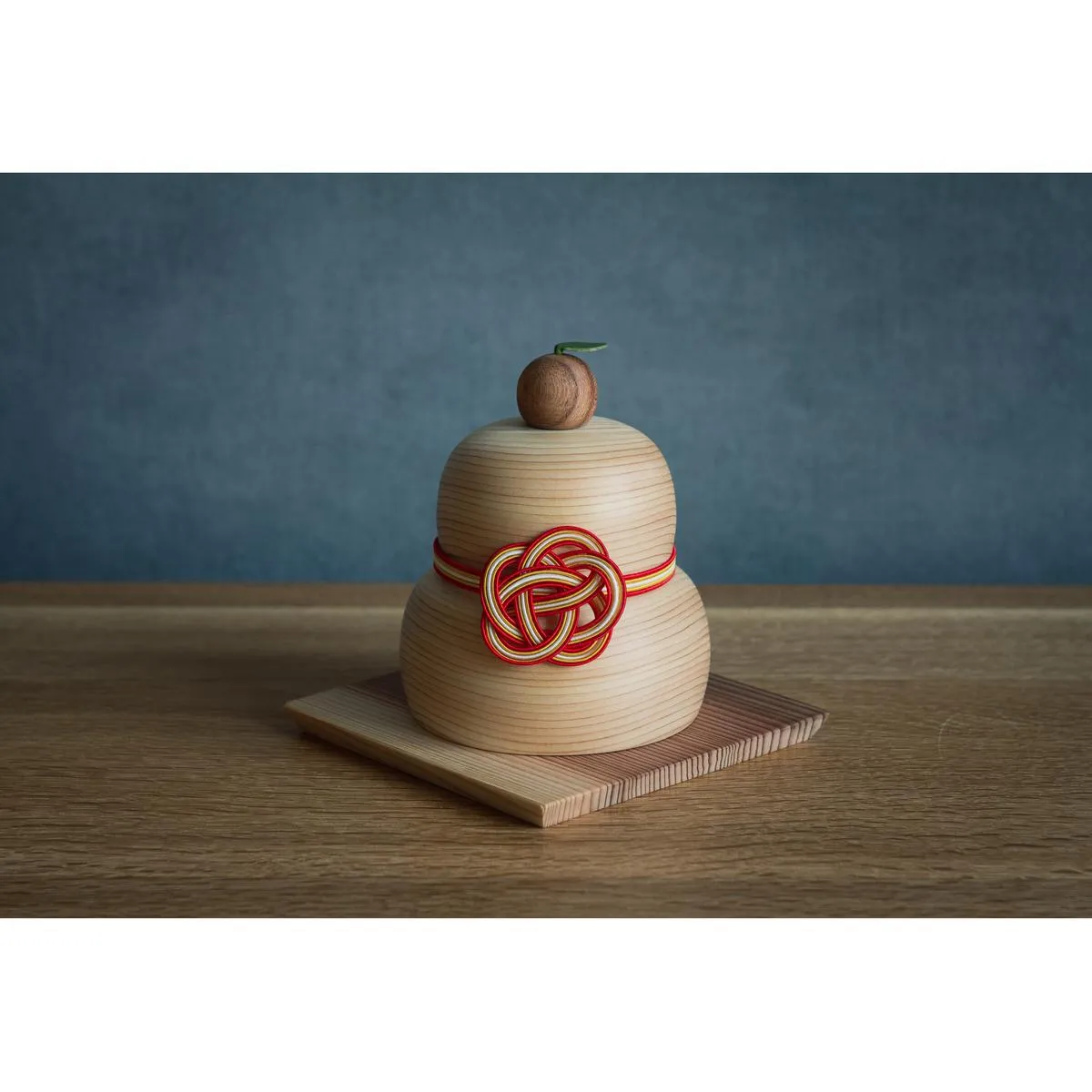 鏡餅 木の鏡餅 インテリア 置物 正月 正月グッズ 化粧箱入り ギフト かわいらしい ひのき 杉 ケヤキ 国産 国産木材使用 木のインテリア 木製インテリア 着せ替え 雪だるまへの変身