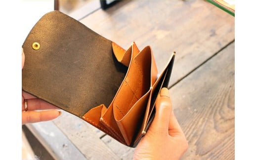 OND WORK SHOP イタリアンレザーの「かぶせのお財布」 牛革/本革 