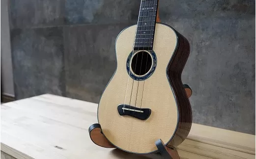 [ウクレレ]Leaf Instruments「照り葉」テナーサイズ スプルース&ローズウッド | 楽器 弦楽器 音楽 ハードケース付き