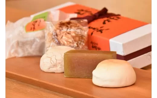 和菓子（ 蜂屋柿 羊羹 と 焼き菓子 ）の 詰め合わせ 計11個 | みのかも金蝶堂 お菓子 菓子 柿 ようかん 焼菓子 おやつ M23S04
