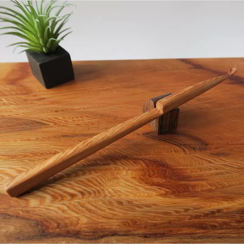 木製耳かき 屋久杉材（上杢） ［195S24］ 屋久杉材 上杢 木製 耳かき 屋久杉 安定 グリップ感 優しい形状 体に優しい スプーン形状 刺激を軽減 良い香り 肌触り 油脂分 希少 愛知県 小牧市 送料無料