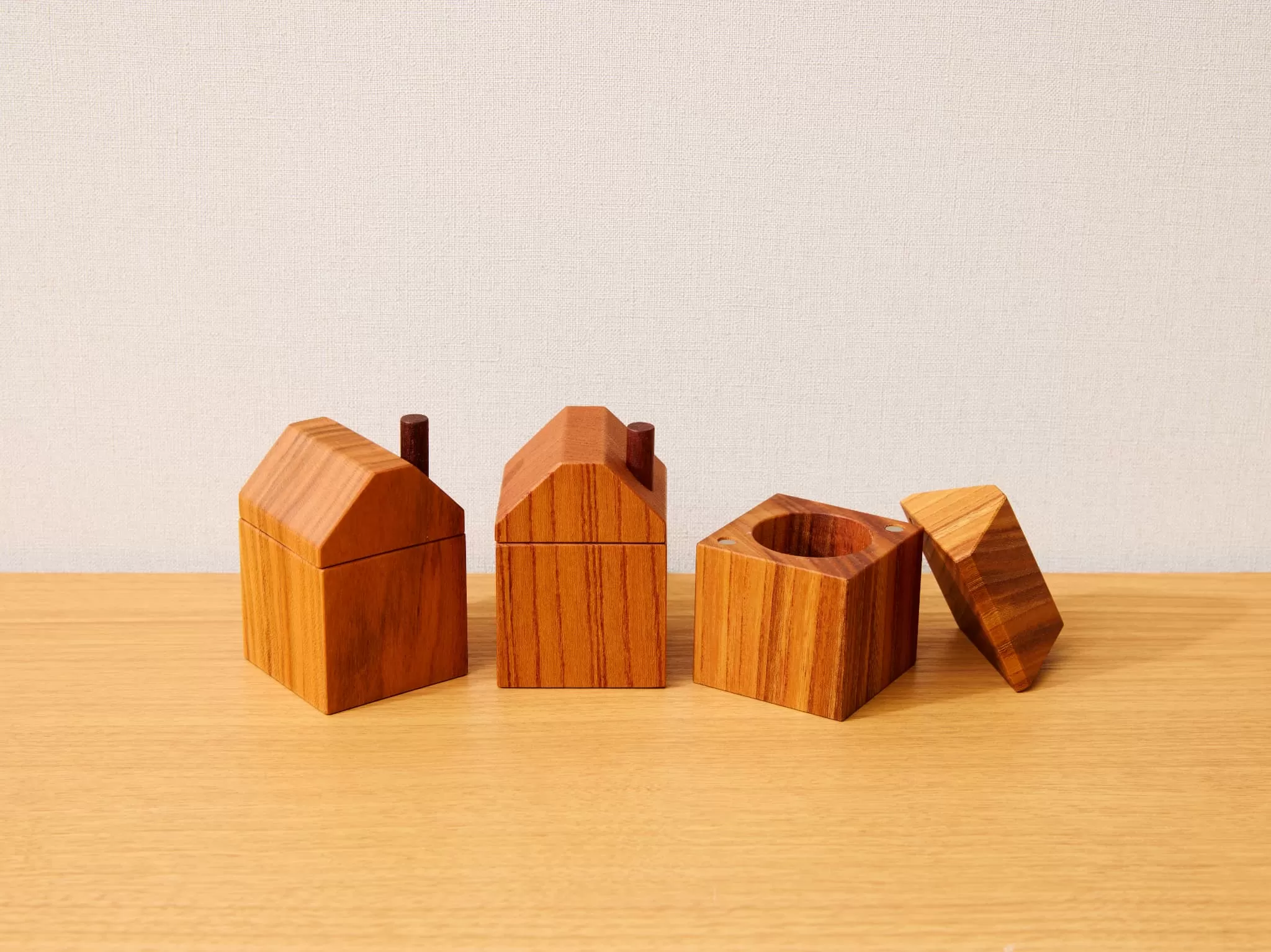 おうち型 乳歯ケース 木製 乳歯入れ Teeth House 成長記念 子ども用 メモリアルグッズ 出産祝い 入学祝い ナチュラルデザイン ハンドメイド インテリア雑貨 小牧市 送料無料［087Y11］