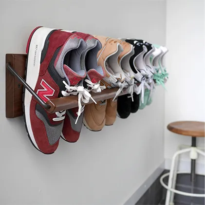 Sneaker wall スニーカーウォール  SW-900WN ウォールナット（おおよそ4足収納 ウォルナット無垢材 壁掛け 木製 シューズラック スリッパラック）【配達不可：沖縄・離島】 雑貨 日用品 家具