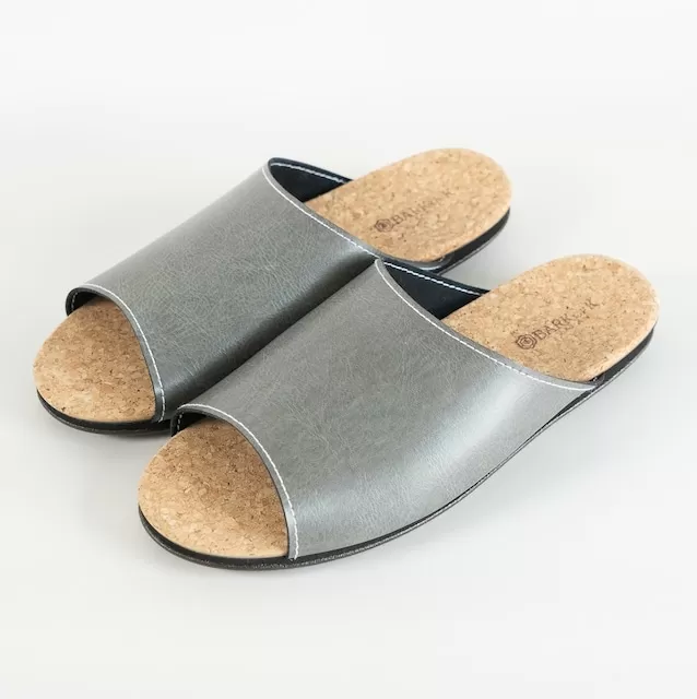 Made in Japanの高品質　ルームシューズの理想形。天然素材、静音性、高反発クッションで足にやさしい、 コルクでむれにくい、来客時も合成皮革とシンプルカラーのデザインで、さりげないセンスを！ 「バークオブケイ」コルクルームシューズ（ＬＬ・28.0cm・グレー）