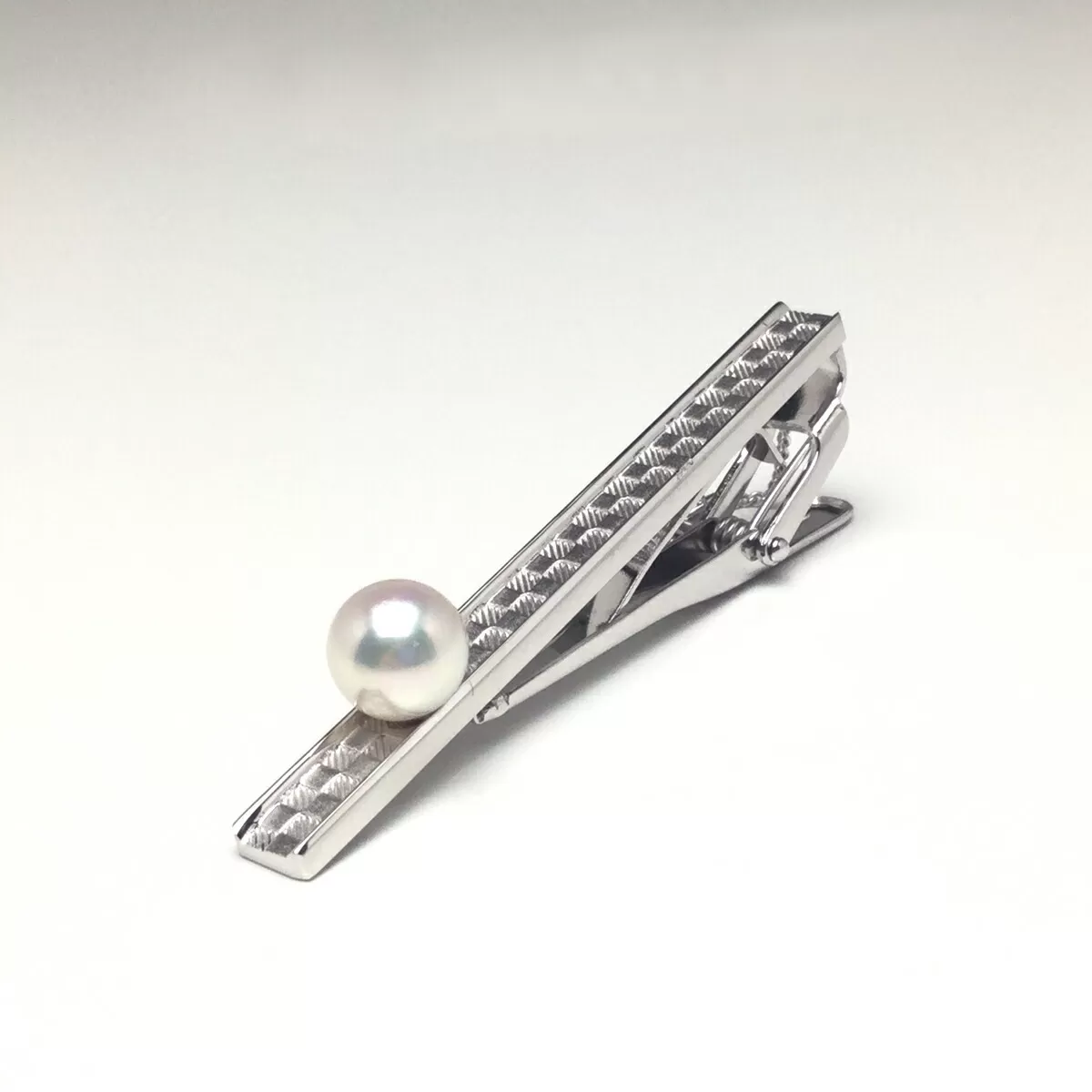 真珠 アクセサリー 8.0～8.5ミリ シルバー タイピン パール アコヤ真珠 伊勢 志摩 伊勢志摩 冠婚葬祭 慶事 弔事 結婚式 入学式 卒業式 ギフト フォーマル カジュアル 誕生石 記念日 / 老舗の真珠専門店・高品質アコヤ真珠タイピン8.0～8.5ミリ / シルバー (ホワイト系)