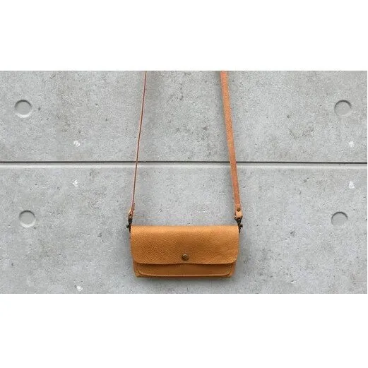 【八幡レザー 】お財布ポシェット（キャメル）【DP03W】