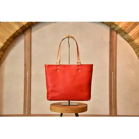 近江牛レザーを贅沢に使った　本革トートバッグ　ルビーレッド【CC39W】