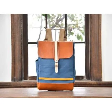 近江牛レザーと地産帆布で作ったフラップ付きリュック　びわ湖ブルー【CC42W】