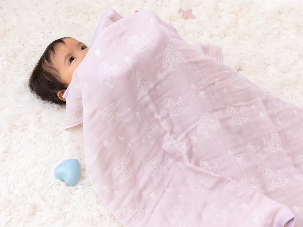 4重ガーゼ ミニバスタオル 木馬柄(ラベンダー) 毛布の町泉大津市産 綿100% gauze-bath [3026]