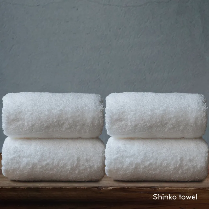 【TVで紹介！】おぅ！え～やん バスタオル（ホワイト）4枚【泉州タオル 国産 吸水 普段使い 無地 シンプル 日用品 家族 ファミリー】  099H4283