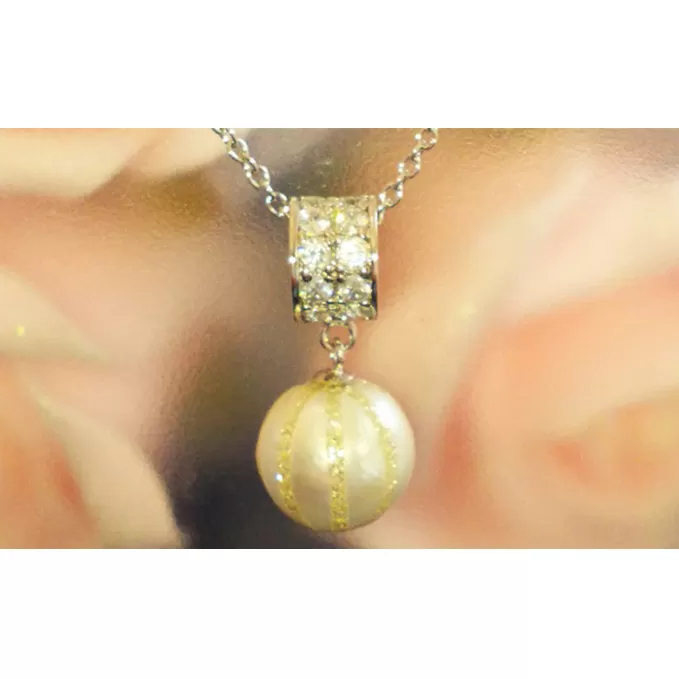 芦屋流　Art of pearl　No1 デザインを施した淡水パールとキュービックジルコニアのネックレス