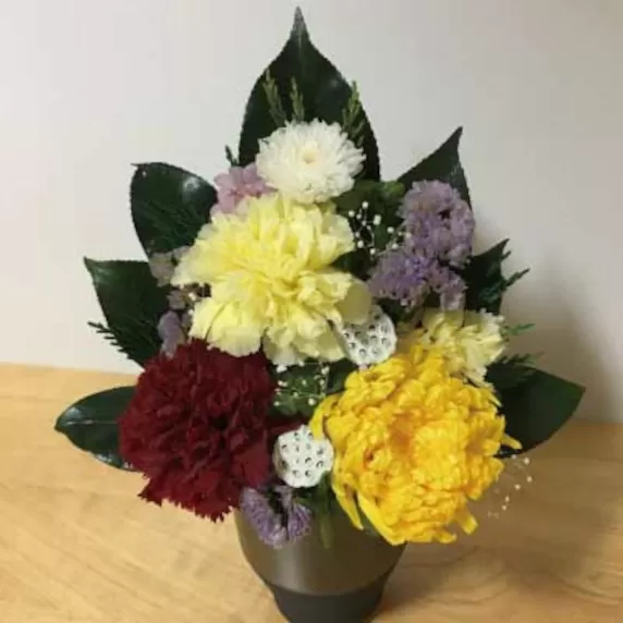 プリザーブドフラワー　仏花一対（花器付き）
