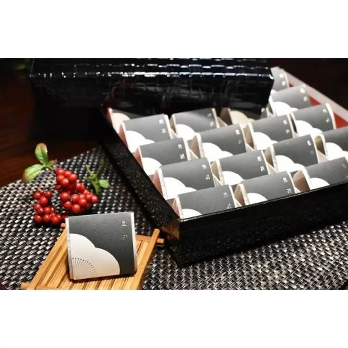 【ギフト用】高級南高梅邑咲（昆布旨味）個包装20粒入 紀州塗箱 網代模様仕上