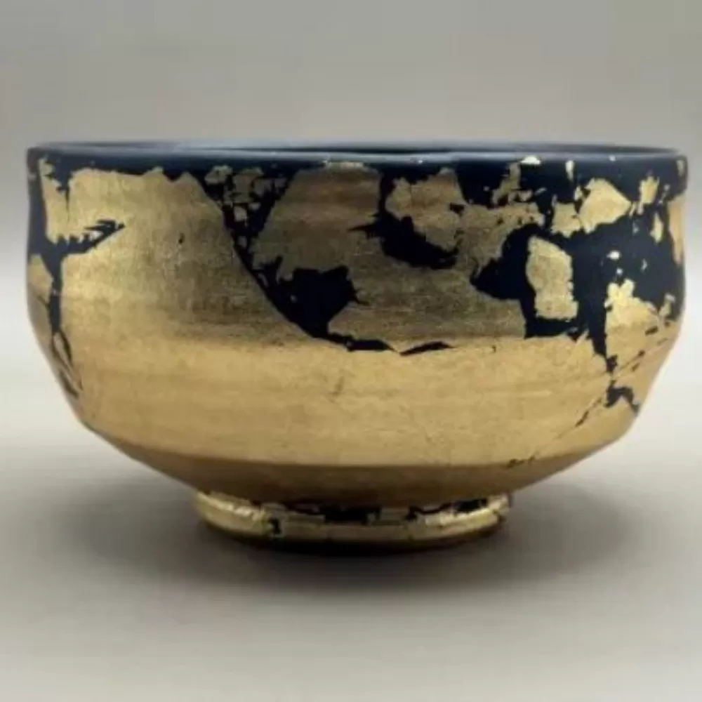 抹茶碗 漆黒 金箔貼り（マット仕上げ）［NF69］