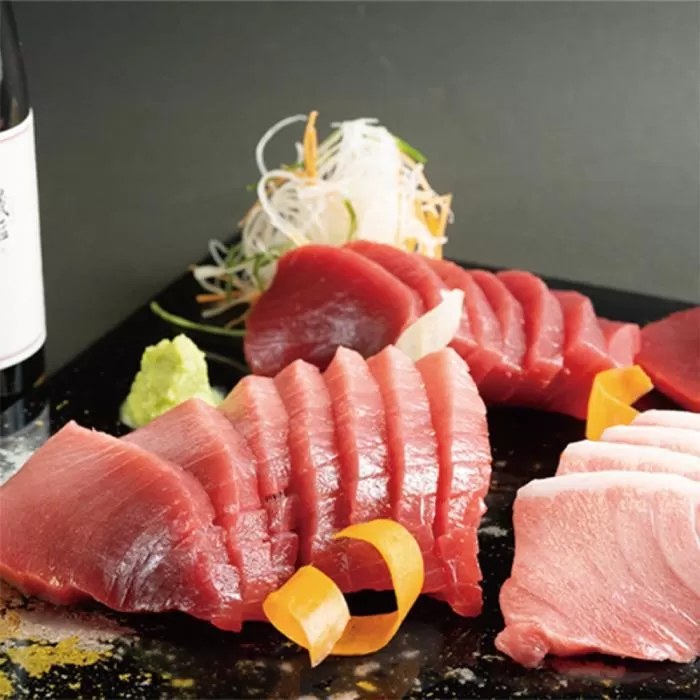 プレミア和歌山認証品 本マグロ（養殖）トロ＆赤身セット　1.35kg［年末発送（12月25日から30日発送）］［KS13］