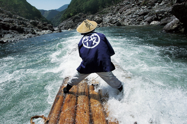 日本唯一の観光筏下り体験