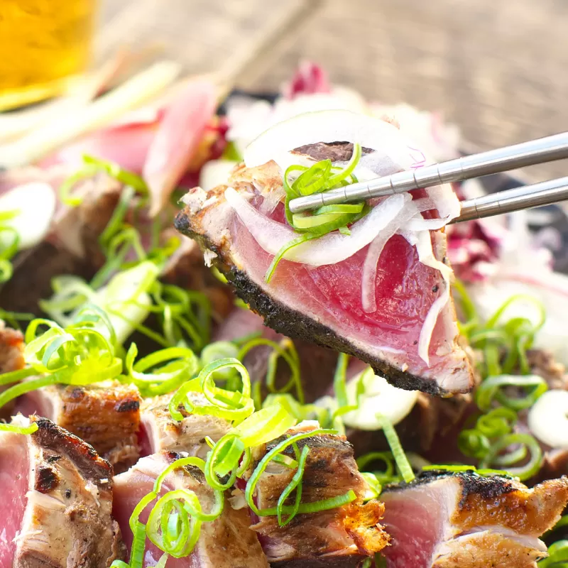 【串本町×北山村】黄金藁焼一本釣り鰹タタキ3kgとじゃばらポンズ100mlのセット【1か月以内に発送】