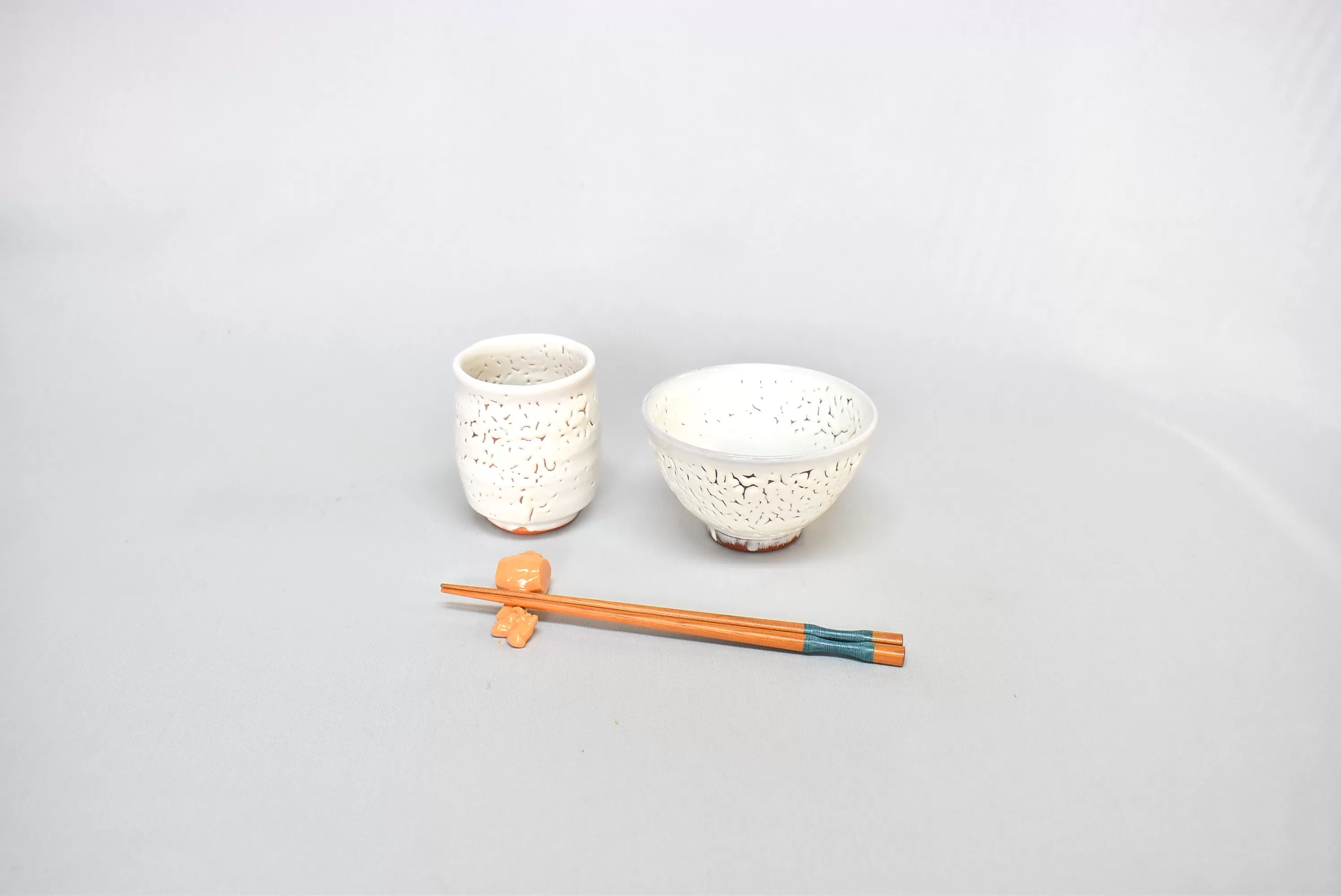 萩焼　福の器揃い「残雪」(ご飯茶碗・湯呑・箸置きセット)｜HGH00027