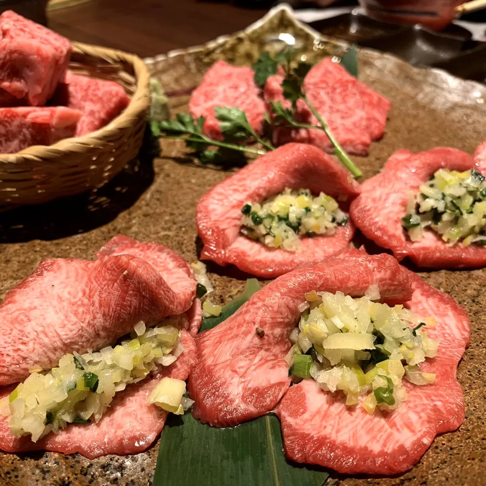【ふるさと納税】 葱塩牛タン 牛タンスライス 1kg [ 牛タン スライスタン 葱塩 ネギ塩 牛たん 焼肉 焼き肉 ステーキ 牛肉 焼肉 焼肉用 塩タン タン塩 味付け牛タン 本格 人気 ランキング 贅沢ギフト 返礼品 三豊市 送料無料 行天食品]