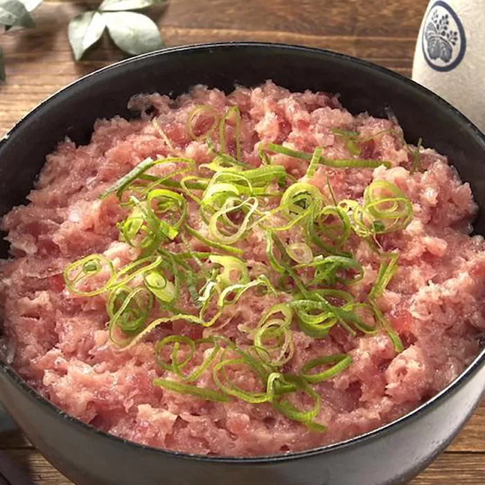 天然マグロのタタキ丼セット 約200g×10パック 【株式会社LATERAL】 [ATAY065]