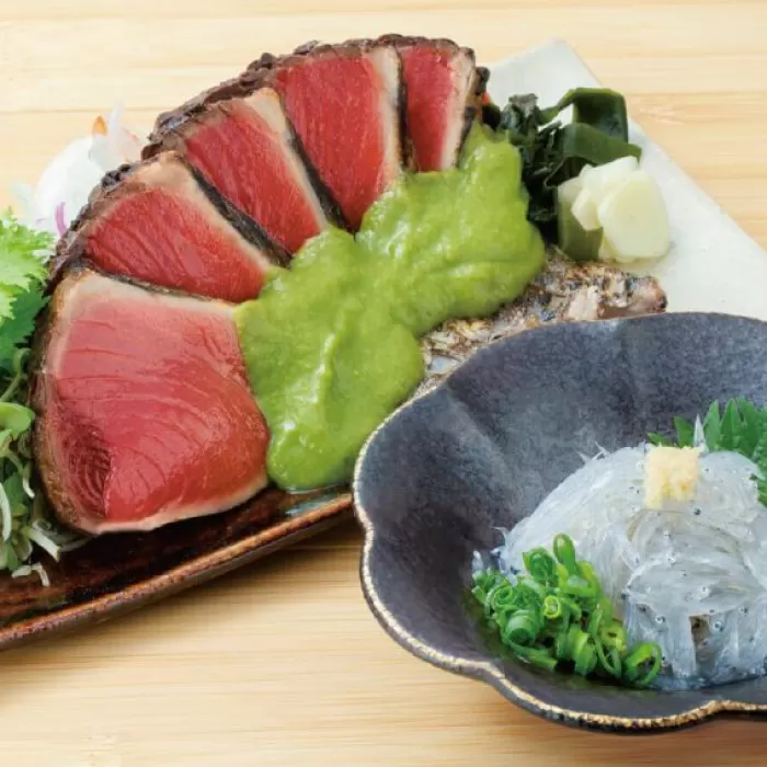 南国土佐の定番の味「ぬた」で味わう「鰹たたきとどろめ」セット 【株式会社土佐料理司】 [ATAD046]