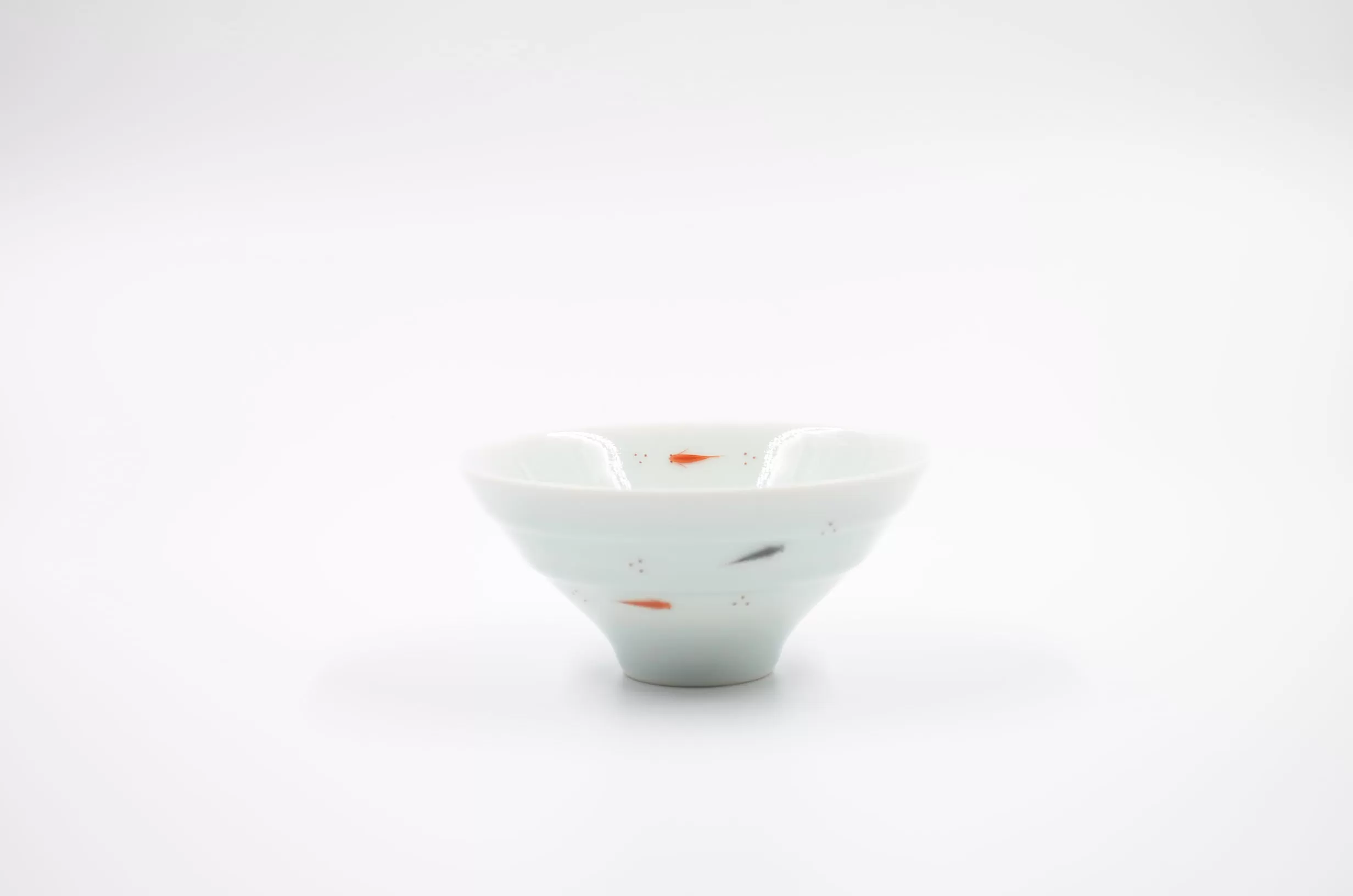 青白磁メダカ平茶碗・箸置きセット　023-H1220